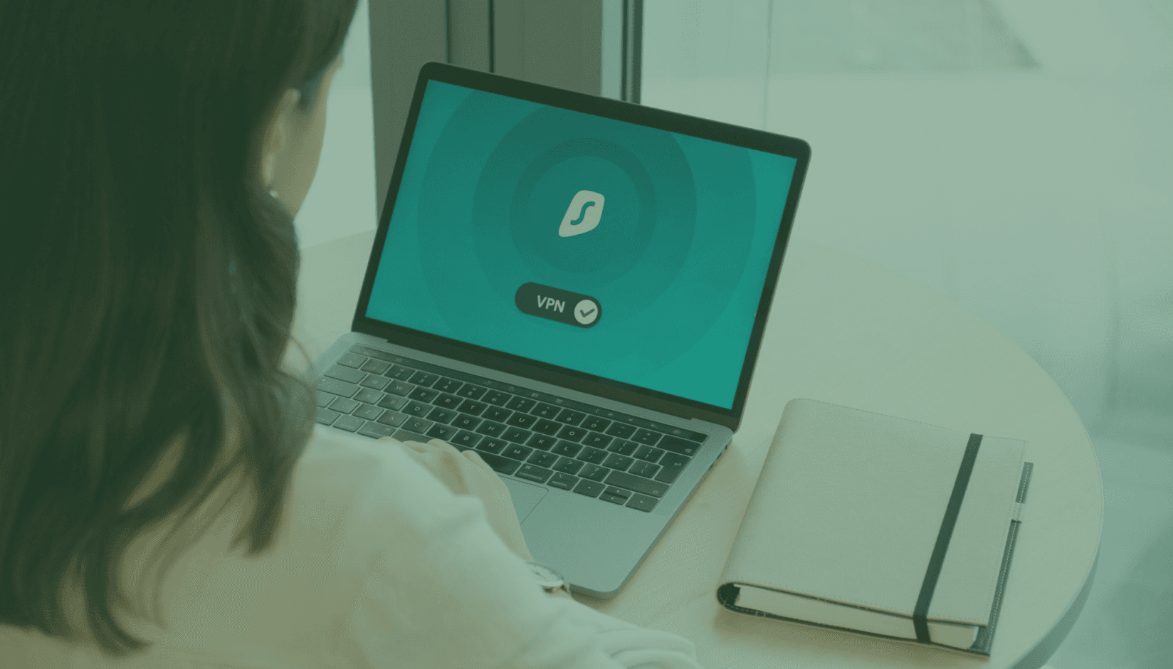 Coworking space member using VPN service 
