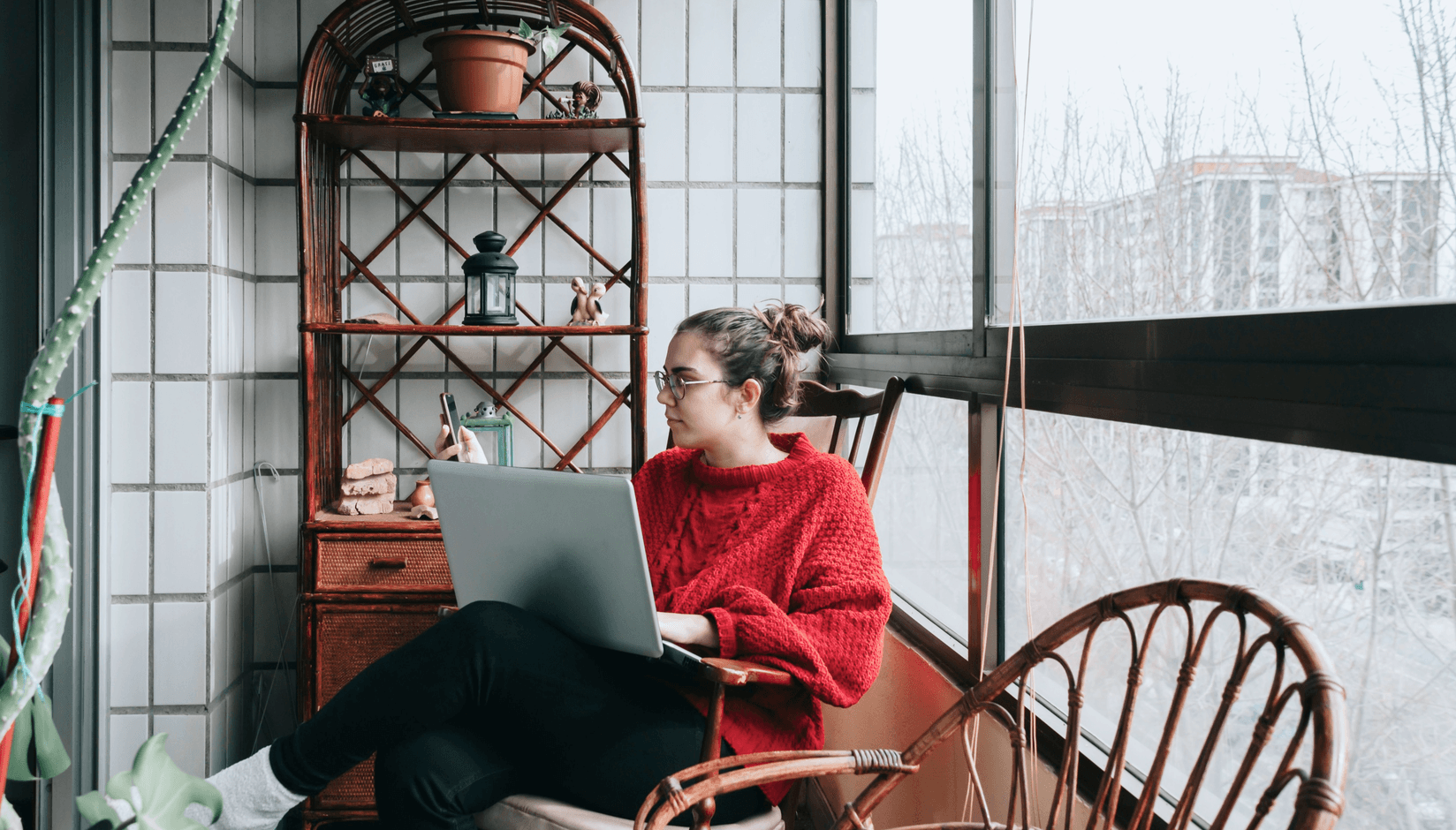 How to Create a Sense of Privacy in Shared Workspaces