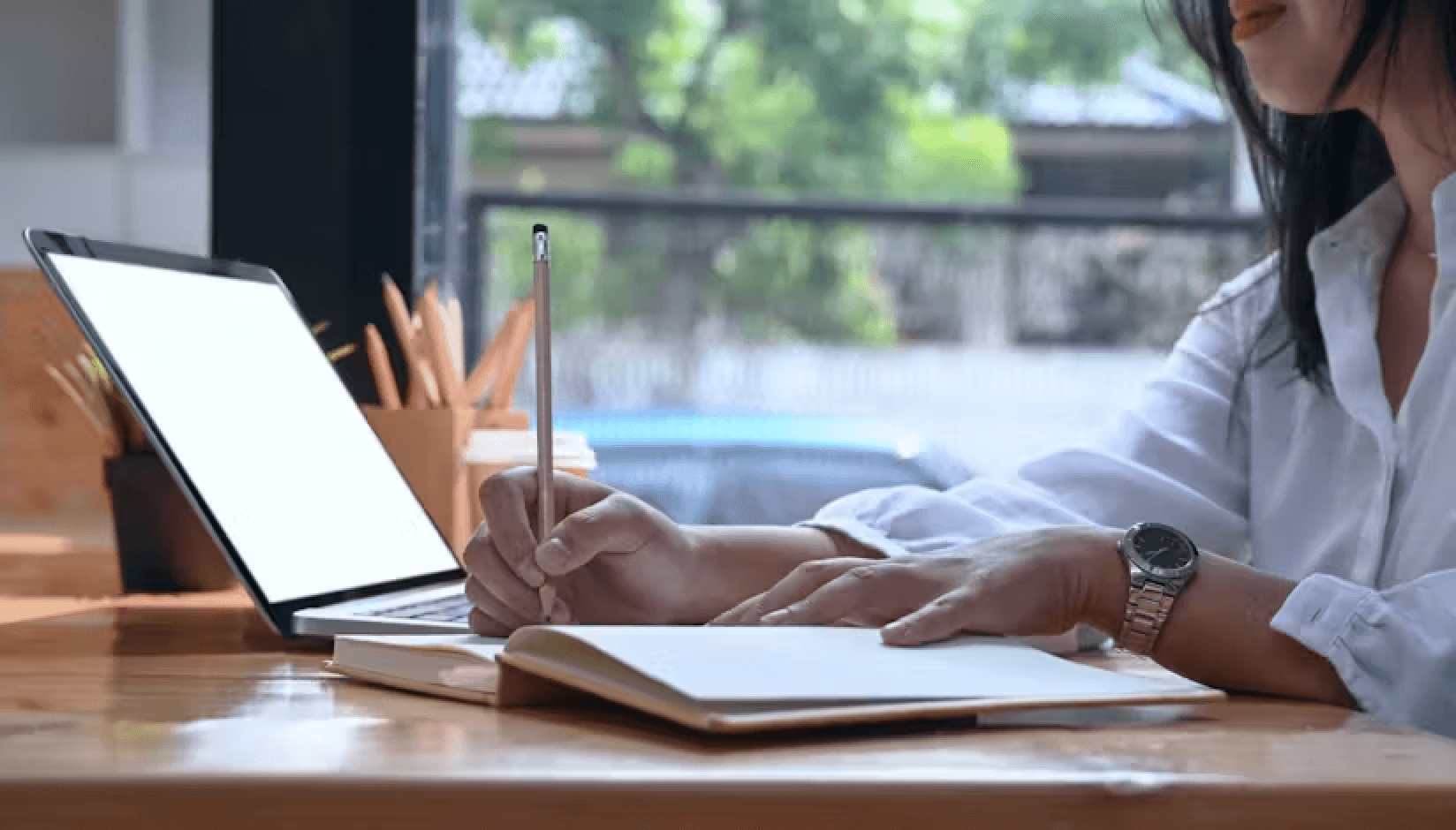 Member going to desk hotel