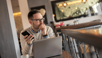 Hot desking pros and cons: what it actually means for your coworking space