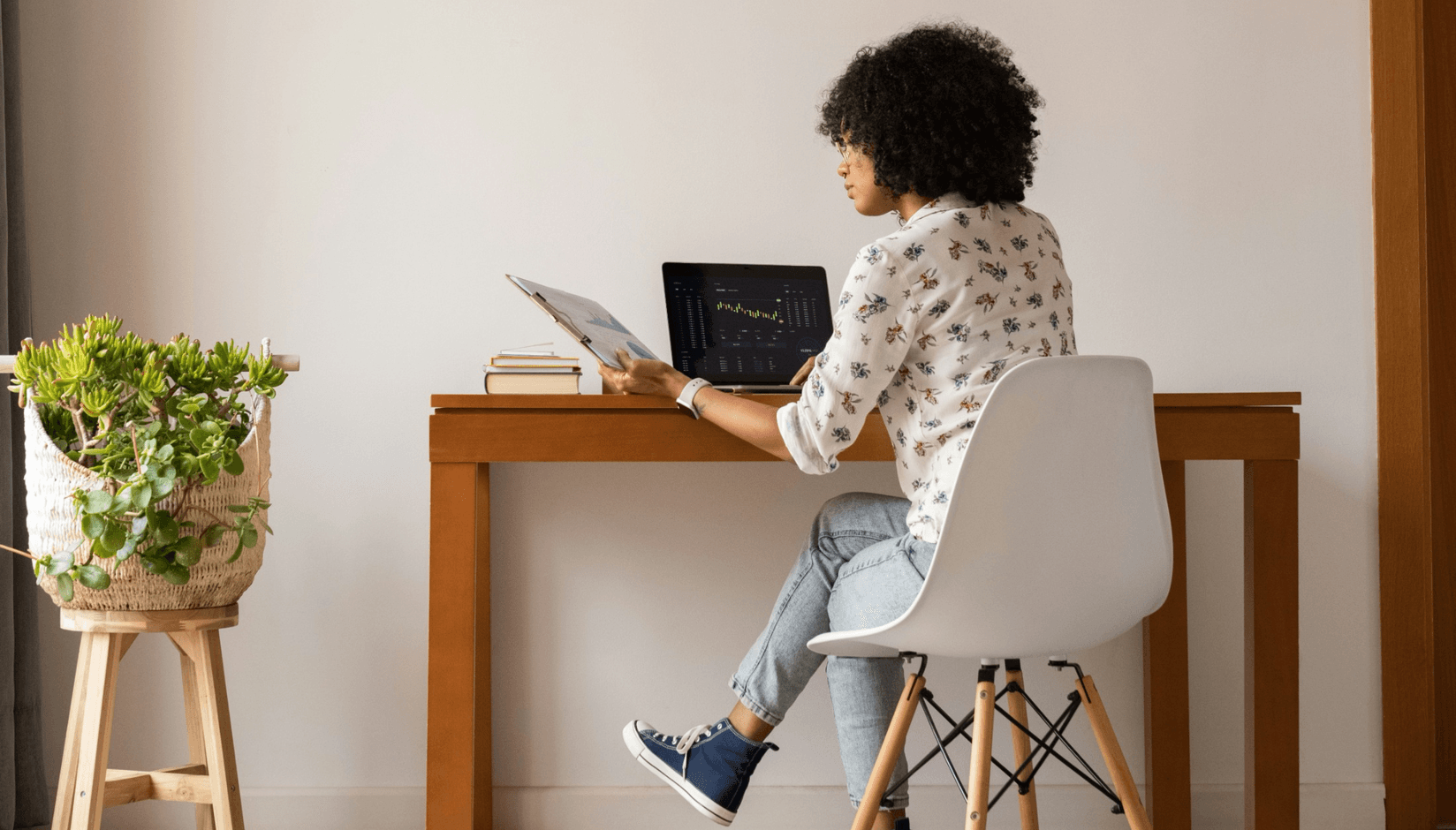 6 Hot Desking Strategies to Attract Newly Hybrid Companies