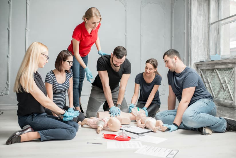 How coworking spaces can rent private rooms by the hour